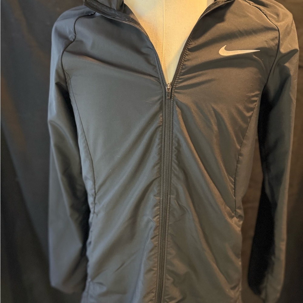 🖤 Nike Women’s Lightweight‎ Hooded Running Jacket 🖤